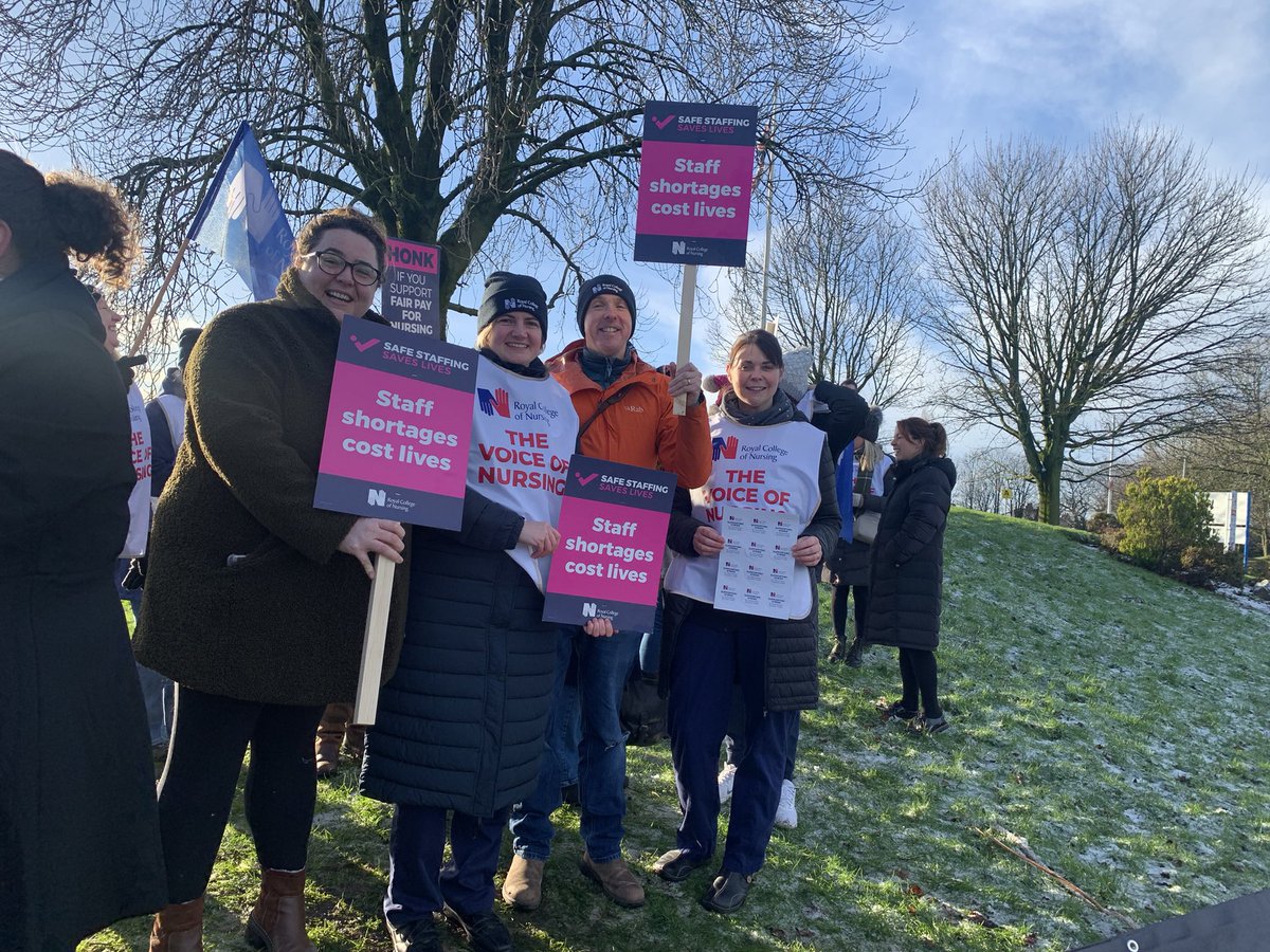 CritcareLTHTR's tweet photo. Here are some of our staff who have supported the strikes on their days off, whilst on their break and also by striking. @theRCN @RCNNorthWest #RCNStrike #ProtectTheNHS #SafeStaffingSavesLives #patientsafety https://t.co/JbXng0tokw