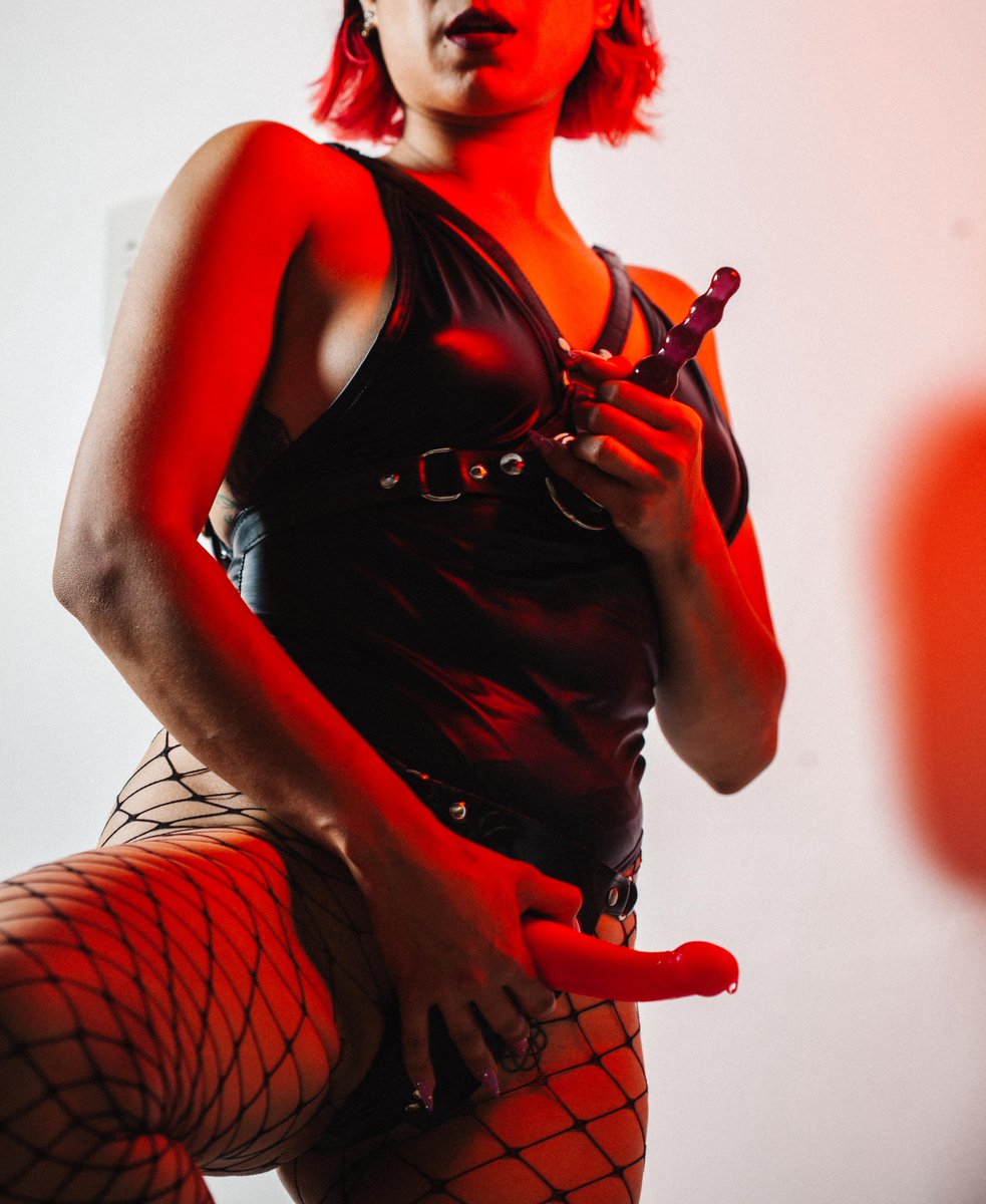 circe_bd's tweet photo. Aparezco por aquí nuevamenten🖤
NSFW🔞

https://t.co/T0fe8Eaw41 --> para comprarme cafecito o plan con fotos fetichistas y nudes 🔥
https://t.co/ZiPNXdcQPX https://t.co/94PrWHO3zV
