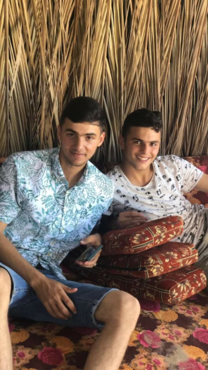 هم إخوةٌ سكنوا الفؤاد وبلسمٌ يشفي العليل 🥹🥰
#الأحباب الغوالي الذين أسعد بقربهم 😌🌸 "إخوتي في الله💚" حفظكم الله🤲……
<a href="/salama5557559/">salama.nhad .سلامة نهاد</a>