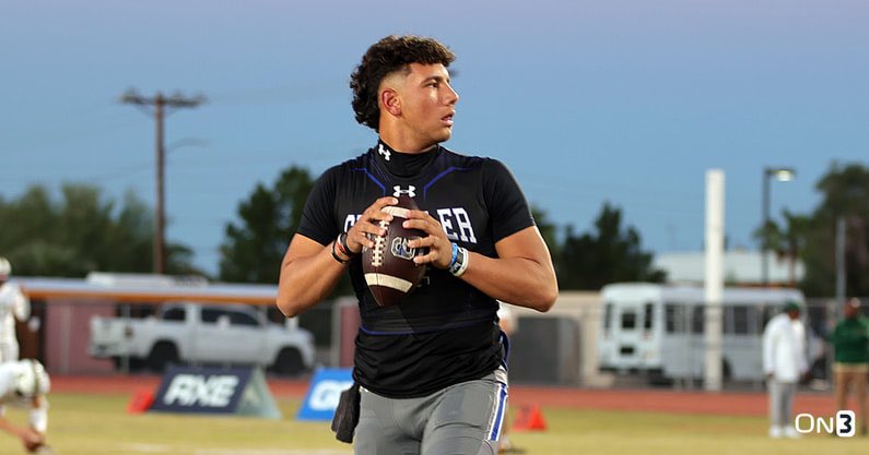 ZachLibby_'s tweet photo. It was learned that Jim Harbaugh saw 2024 5⭐️ Plus QB Dylan Raiola on Tuesday as the No. 1 player in the country is a month off his decommitment from Ohio State. #GoBlue 

https://t.co/xs4KQ7xHg6 https://t.co/2DRTfNvtZ8