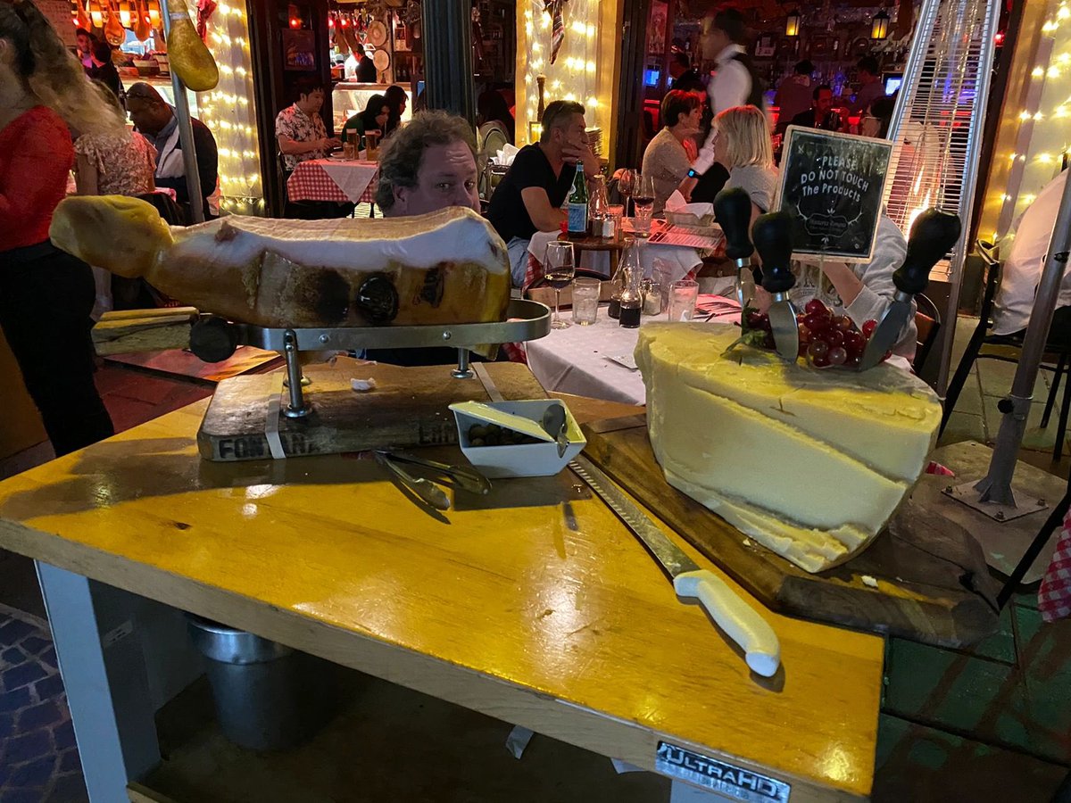 ESPAÑOLA WAY Latin Walk in Miami||| Gathering restaurants and bars from Cuba, Mexico, Italy, Spain and more, located in Washington ave, South Beach, Miami is most notable for its language, music, art and Cuban culture in its food. #Miami #US #Florida