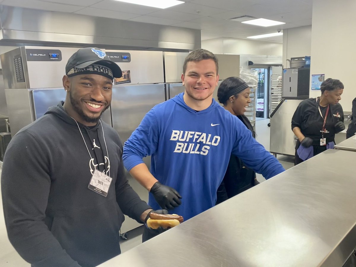 MadMax_6_'s tweet photo. SECOND ANNUAL COAT DRIVE ✅

Thank you to everyone who donated and spread the word. Had a GREAT turn out!! It’s important as athletes to use our platform to give back in any way we can !! CANNOT WAIT FOR THE NEXT DRIVE!!  
 
@ShaunDolac https://t.co/gI6VvImuZz