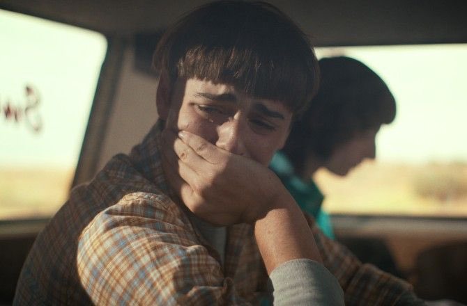 marie_thms's tweet photo. Pov : moi quand je vois qu’une partie du cast de @Stranger_Things est à Paris et que moi je suis en pyjama dans mon canapé https://t.co/GXUdSJV1h1