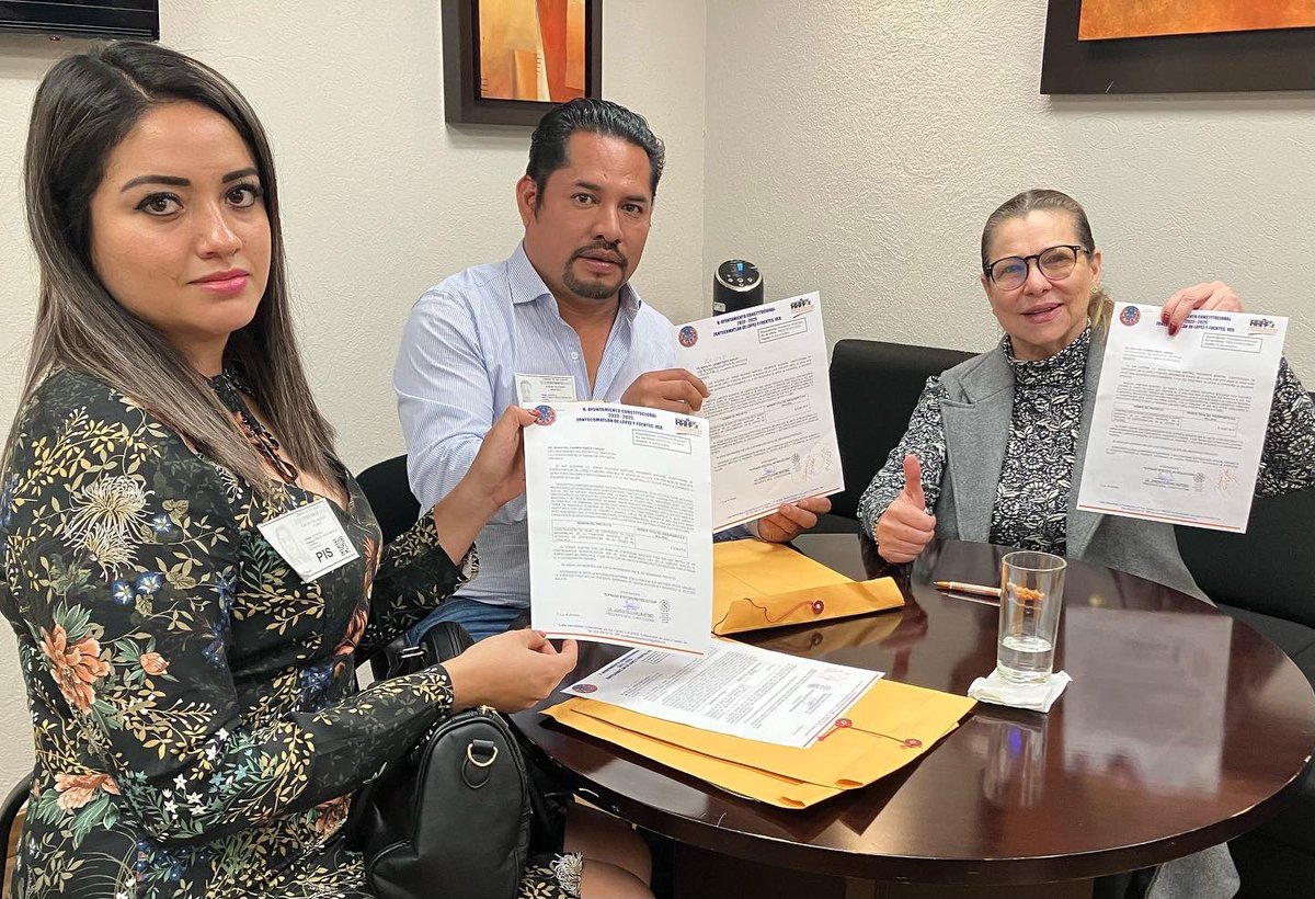 Maru Pinete (@dipmarupinete) on Twitter photo Fructífero día en el que recibí a mi amigo Adrián Feliciano Martínez, alcalde de #Zontecomatlán y su esposa, con quienes además de sostener una amena charla, pudimos dar seguimiento a los proyectos que mejorarán las condiciones de vida de nuestros paisanos. Fructífero día en el que recibí a mi amigo Adrián Feliciano Martínez, alcalde de #Zontecomatlán y su esposa, con quienes además de sostener una amena charla, pudimos dar seguimiento a los proyectos que mejorarán las condiciones de vida de nuestros paisanos.