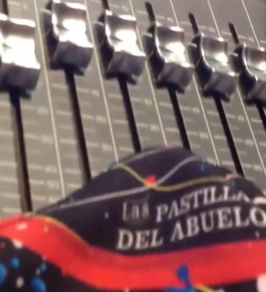 MarcoPaezzz's tweet photo. Y de pronto, sintió q se le inflaba el pecho... Vertiginosa sensación🎶🎶

      Perdon.. aún no lo superó.. 🥺 https://t.co/aioSrAiAkE