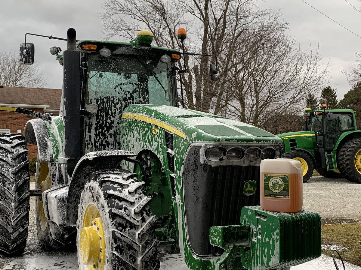drewlebedz's tweet photo. Another mild #andyclean afternoon in West Elgin! Hard to believe it’s January! @apasztor82 @JohnDeere @Trenajean23 @LebedzSheila https://t.co/bkdIAbdEZ3