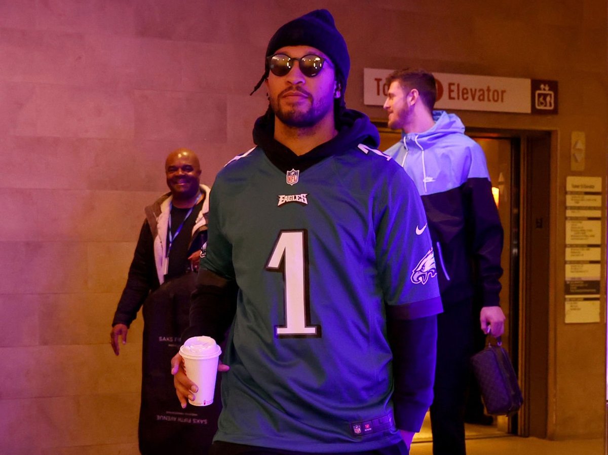 NBA_NewYork's tweet image. Jalen wearing Jalen