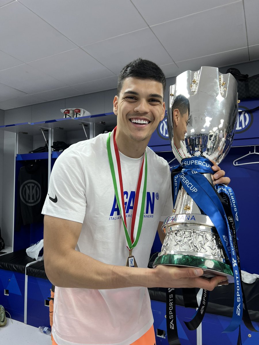 Gabrielbrazao2's tweet photo. 🏆🏆⚫️🔵 https://t.co/0KR6tP5GDS