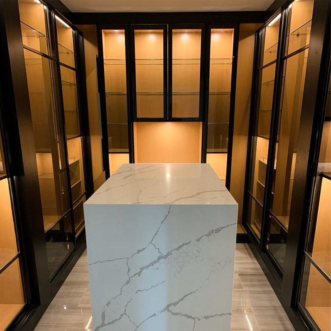 bienalclosets's tweet image. f you haven’t yet tried our custom closet storage solutions, you should! We can create a system that works for your lifestyle and needs.⁠
⁠
#customcloset #closetstorage #closetaccessorier #closetsystem #interiordesign #dreamclosets