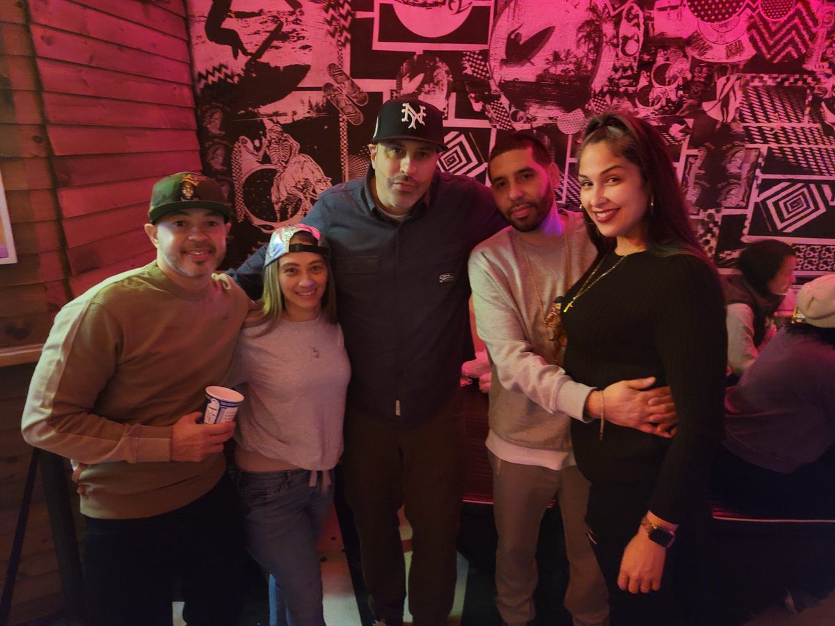 barbierokz2's tweet image. Spread love the BK way!  
My bro ⁦@ClasicMaterial⁩ thank you for your hospitality ❤️