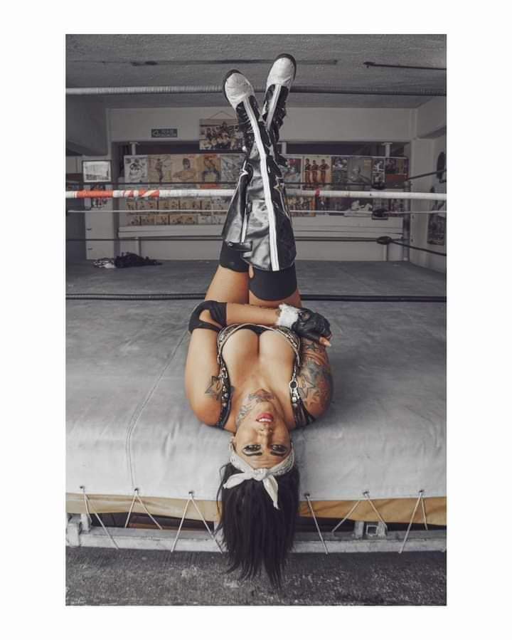 EstrellaFFox's tweet photo. Ser perra está de Moda👌 Estilazo Sensual 🎶 Lesbianismo entre Mujeres😈 Larga Vida Homosexual 🔥

Señorita FoXxX💋

#Estrellicious😈 #EstrellaFoXxX 
#FQ #FemmQueen🔥
#LaCaraBonitaDeLaLuchaLibre👑
#LuchaTrans ❤️#Vogue #Baaby #Apocalipstick #K4RN4LxS #KHOK 
#K #A #R #N #A #L #A https://t.co/kO6wF9WFEL