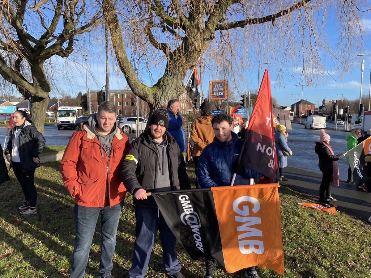 Solidarity with NHS workers on strike today for better pay and working conditions @PaulMaccaGMB @neilsmithgmb @gmbnwi @MichaelBuoey @mickclarkus73