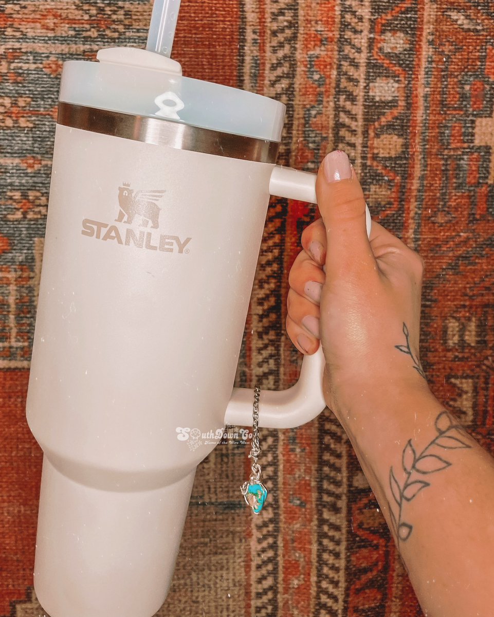 SouthdownCo_'s tweet photo. So Boujie your cup even needs bling💅🏻 https://t.co/TR6d4TXXoJ