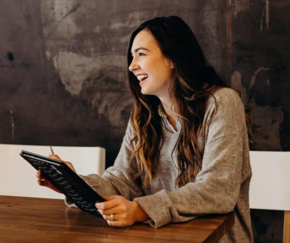 AutoXMktg's tweet image. If you have good thoughts, they will shine out of your face like sunbeams and you will always look lovely.
-Roald Dahl