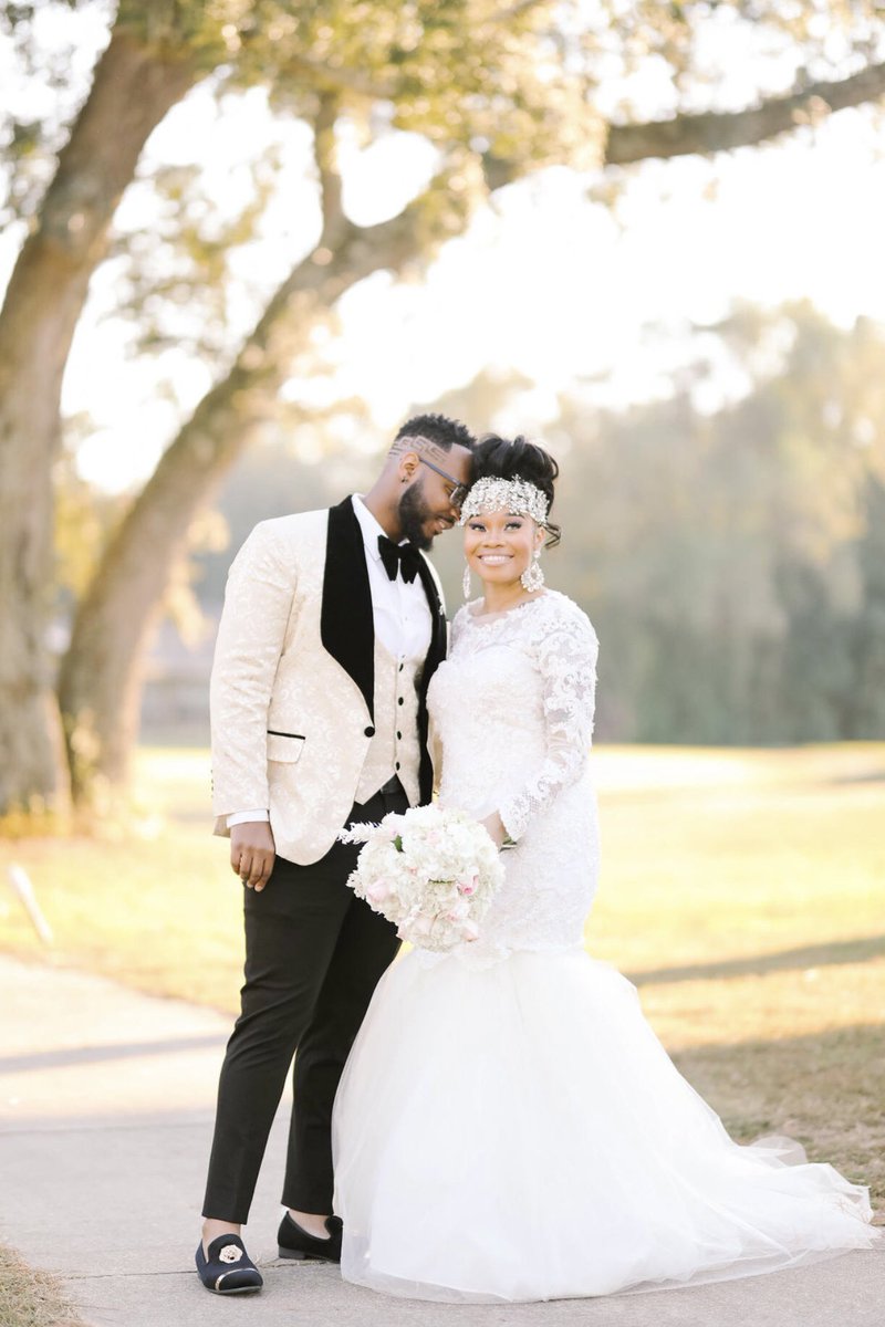 ShernaviaJ's tweet photo. X・I・MMXXII | The Jefferson Wedding 

#JoinedWithJefferson #TheJeffersons2022
#blacklove #blackcouplerevolution 
#bridalbabes #thecoordinatedbride #weddingday 
#blackbrides #blackbride #blacklove #weddingsonpoint https://t.co/pQq7R2mQQ6