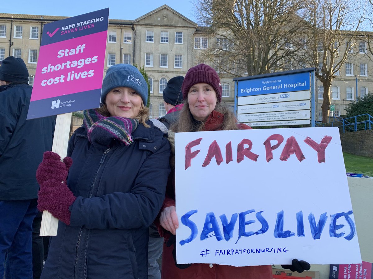 ⁦<a href="/theRCN/">The RCN</a>⁩ #fairpayfornursing #NursesStrike something I thought I would never do, spent the day on the picket line at BGH representing.
Great support from the public and also from my managers.
Not a bad spot for networking either ⁦<a href="/PullanPullan7/">Laura Pullan</a>⁩ ⁦