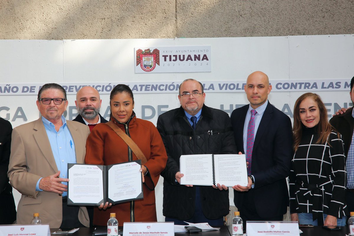 AlmaLopezdelaT's tweet image. Como coordinadora de la @NorteSNT acompaño al pleno del @ITAIPBC y al Comisionado presidente de la @ceaip_sinaloa para atestiguar la entrega de la valiosa herramienta #Integra2 al @gobtijuanamx 

Enhorabuena!