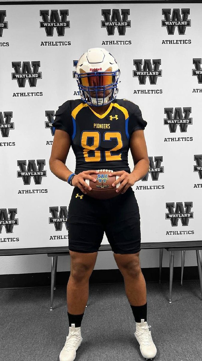 Wayland!!!  Thank you for having us out today &amp; showing me what <a href="/WBUFootball/">WBU Football</a> has to offer.  @_nickyquintero we appreciate you getting this set up.