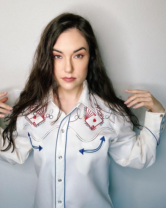 Fav movie of the past year? https://t.co/9JVT9jmCR2<a href="/tag/sashagrey"class="tags"><span>#sashagrey</span></a><a href="/tag/twitchstreamer"class="tags"><span>#twitchstreamer</span></a>
