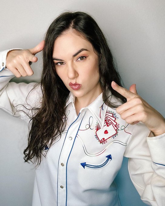 Fav movie of the past year? https://t.co/9JVT9jmCR2<a href="/tag/sashagrey"class="tags"><span>#sashagrey</span></a><a href="/tag/twitchstreamer"class="tags"><span>#twitchstreamer</span></a>