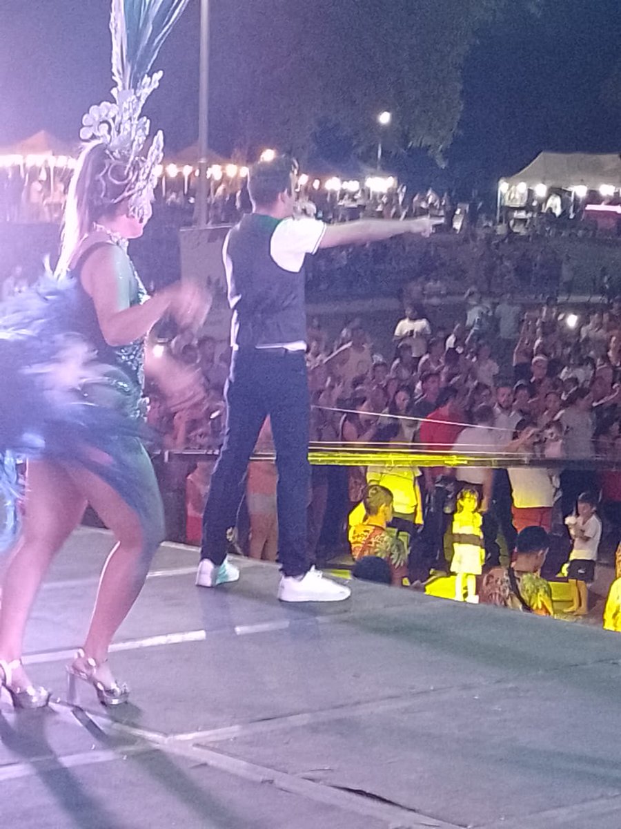 Noche a puro shows en corrientes se vino el carnaval con Charly