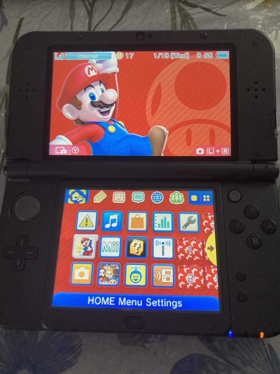 MichaelDaGaymer's tweet photo. I had no idea the 3DS has themes 😮 This is epic! Why am I just learning about this now? 2 months before the EShop shuts down 😂 Nintendo3DS #3DS #Nintendo #SuperMario #Mario #Link #Zelda #DonkeyKong #DK #AnimalCrossing #Isabelle #Gaming #Gamer #3DSConsole #VideoGameAddict #N3DS https://t.co/5moT7dW0aK
