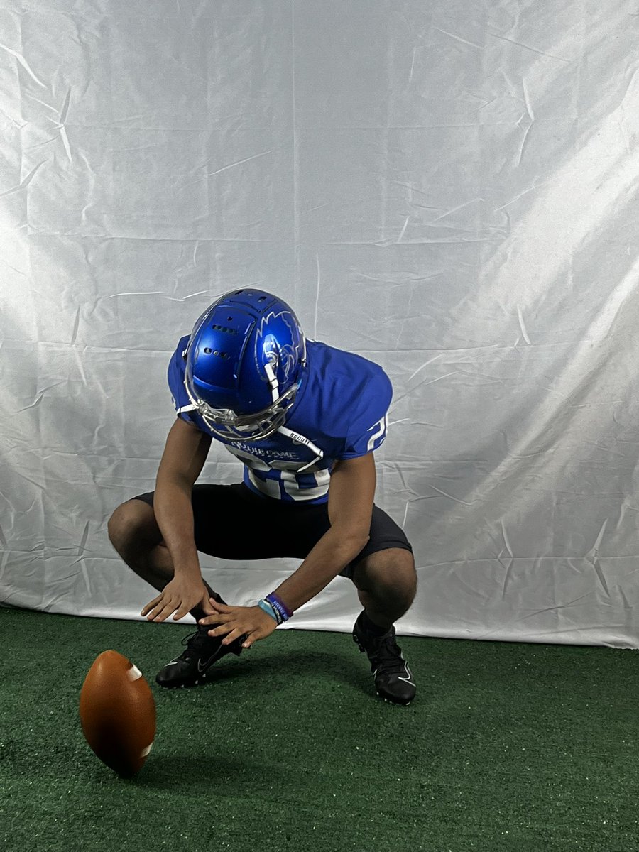 I had my first D-ll unofficial visit at Notre Dame college! Thank you @NDC_CoachMack <a href="/CoachMacColeman/">Macklin Coleman</a> and the rest of the coaching staff for your interest in me!!