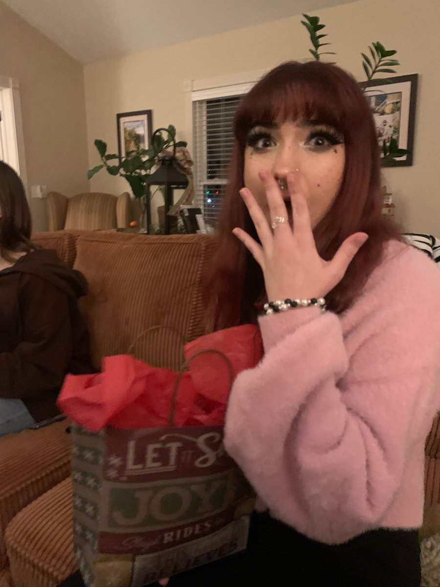 Cville_AFS_Club's tweet photo. Christmas Party + White Elephant Gift Exchange 🎄❤️ https://t.co/W7d2fz8Pha