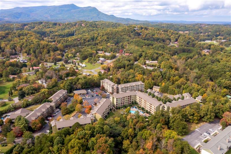 Laurel Crest has lots to love! The cozy country haven is less than a mile from the action of Pigeon Forge, but far enough away to offer rest and relaxation. Have you been here yet? #BluegreenVacations #BluegreenMemories #PigeonForge #Tennessee #LaurelCrest