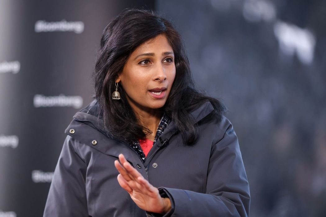 GitaGopinath's tweet image. .@WSJ reports &quot;In Davos, Leaders Fret Over Fragmenting Global Economy.&quot; Read my comments: wsj.com/articles/in-da…