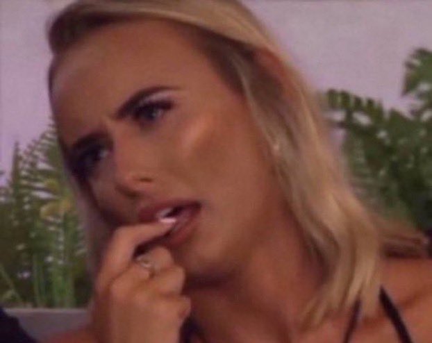 777b4z's tweet photo. why do white people treat blonde and brunette like racial identities #loveisland https://t.co/8V5PxDR19V
