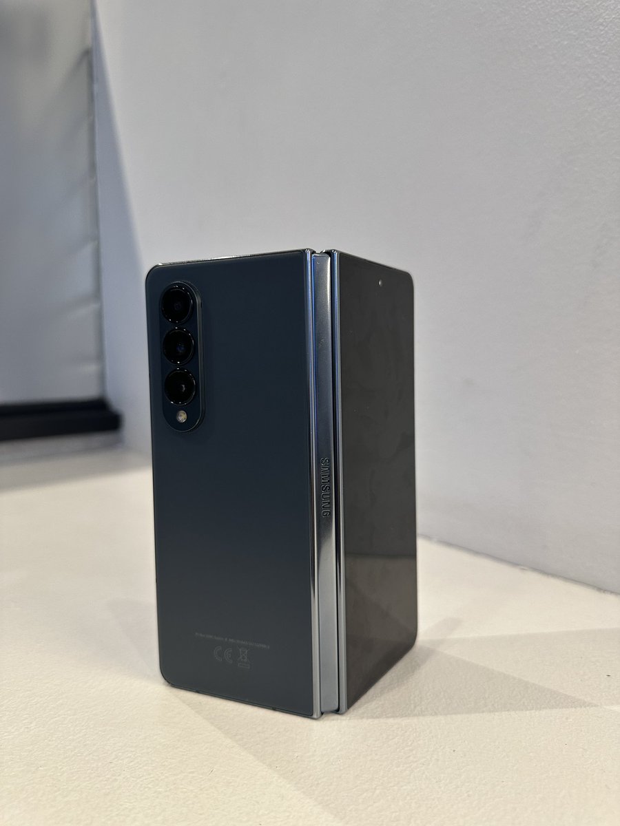 meeting_focus's tweet photo. The @SamsungMobileSA Galaxy #ZFold4 would making switching to Android much easier for me 🤩 my favourite features about it are switching from phone to tablet for @NetflixSA consumption and the wireless charging for other devices! Would you? https://t.co/0l1LJMZAYc