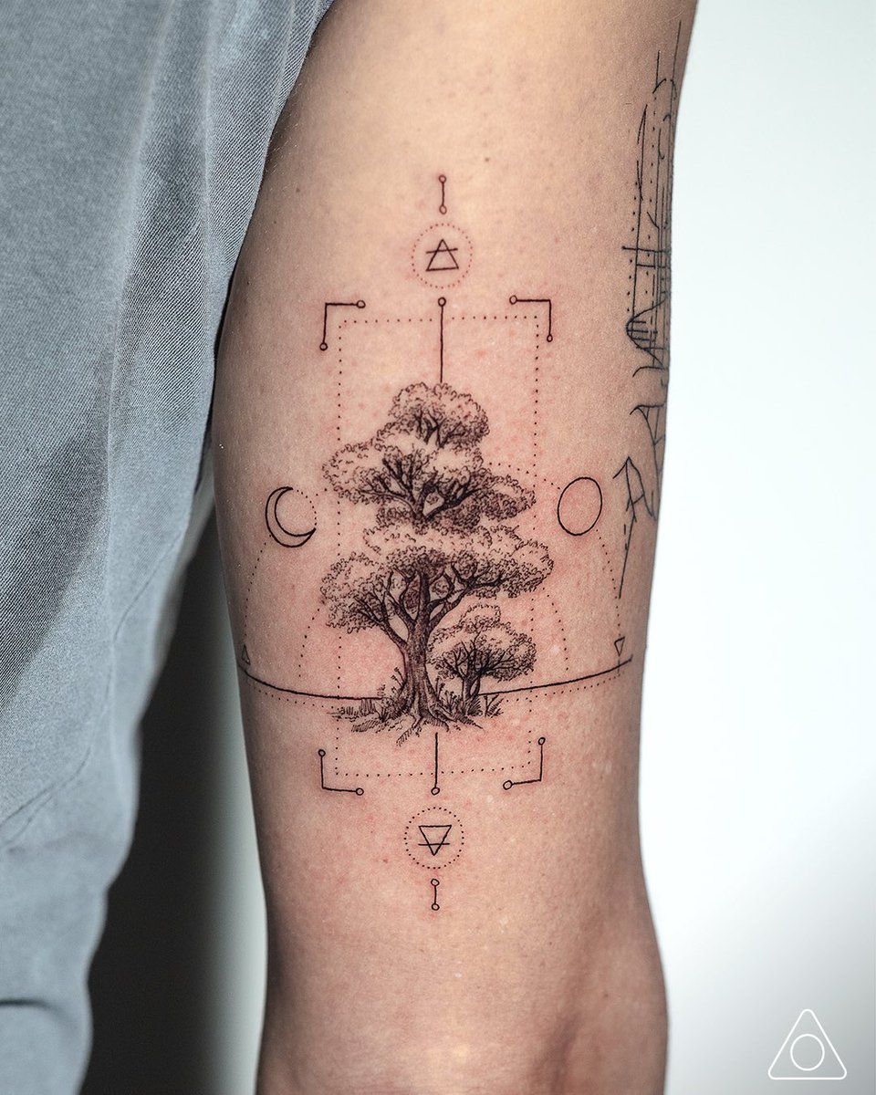 1mmtattoo's tweet photo. Reveal the meaning of this stunning geometric style fine line tattoo titled “Happy Tree Cycle”

See details here: https://t.co/tKqQgcioGx https://t.co/h1uE5hLeYR