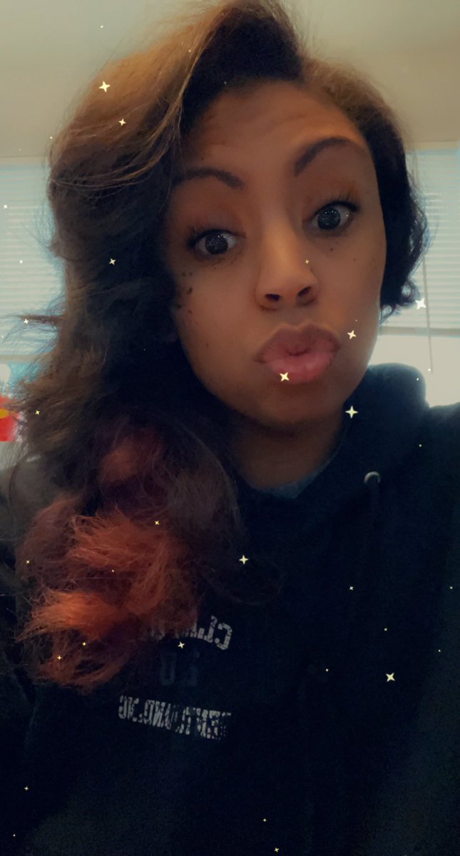 DouviaLiz's tweet photo. Fresh press with the new color. Already a bit lighter but I still love it.
#freshpress #newcolor #naturalhair #modelshots #selfies https://t.co/NMMCbVIPfX