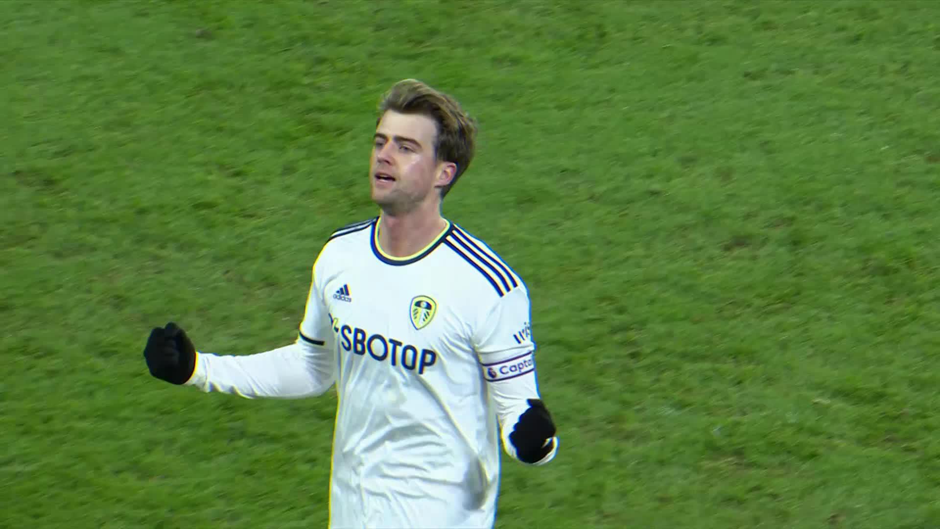 Making no mistakes 🚫

@Patrick_Bamford takes his time and produces a top-draw finish for @LUFC 

#EmiratesFACup”