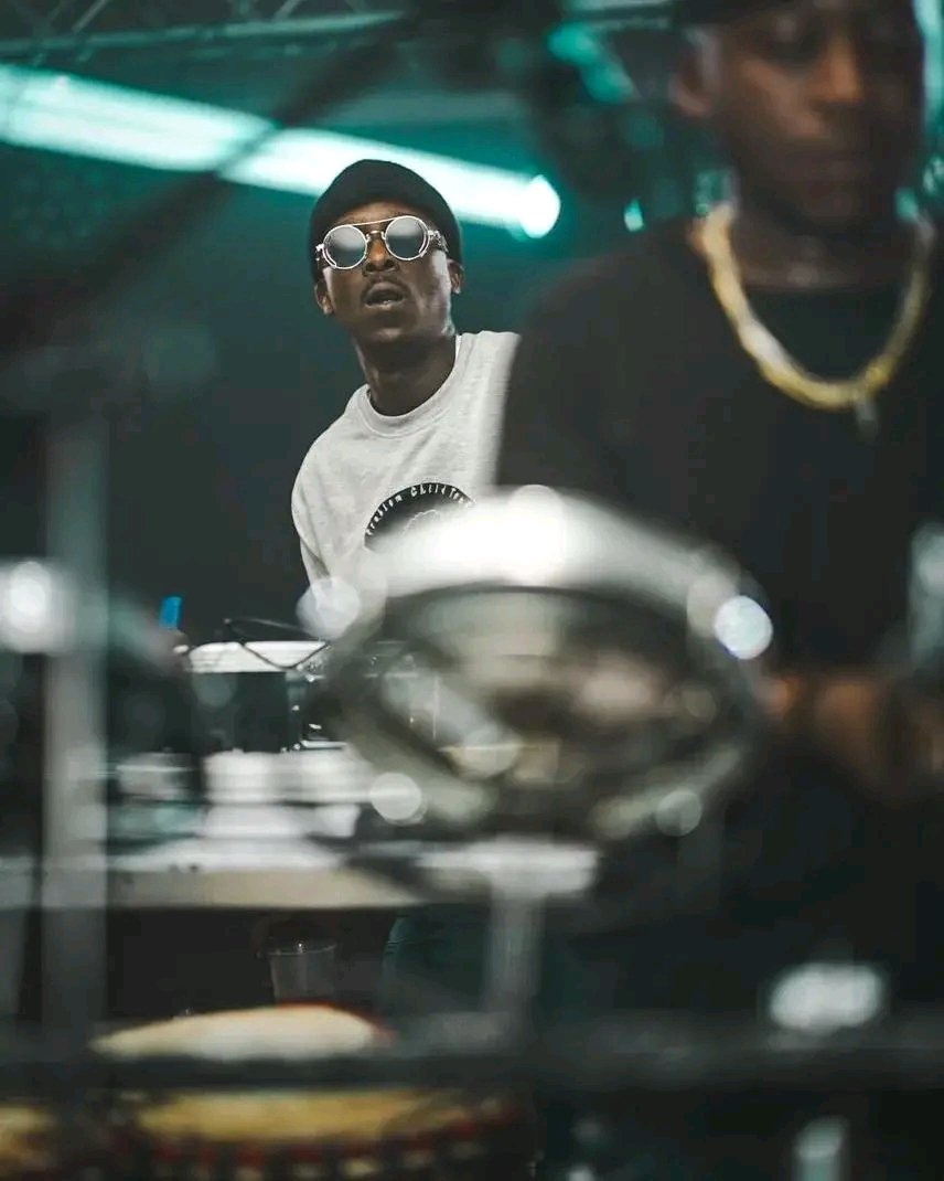 Modrago (@dragieofficial) on Twitter photo Its funny how People thought that was the end of <a href="/ThaboSmol/">ThaboSmol</a> , but then Look at GOD
@black_motion 4LIFE  
And i am so happy for my Brother <a href="/Phonelessdj/">Problem Child Ten83</a> 🙏🏻🙏🏻🙏🏻🙏🏻 Hauweng banna Its funny how People thought that was the end of <a href="/ThaboSmol/">ThaboSmol</a> , but then Look at GOD
@black_motion 4LIFE  
And i am so happy for my Brother <a href="/Phonelessdj/">Problem Child Ten83</a> 🙏🏻🙏🏻🙏🏻🙏🏻 Hauweng banna