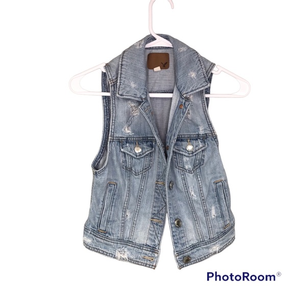 sandracorpuz's tweet photo. So good I had to share! Check out all the items I'm loving on @Poshmarkapp #poshmark #fashion #style #shopmycloset #americaneagleoutfitters: https://t.co/eCOGlcuoJd https://t.co/fXol9idiAU
