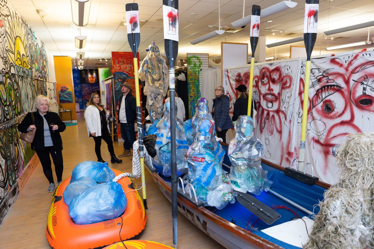 acpublicarts's tweet photo. #ARTeriorsBalticAve re-opens tomorrow thu Sunday 9-5 and we can't wait to welcome you into the art! Come out and visit us, 2022 Baltic Ave next to T Mobile at Tanger Outlets! Pics from last Friday's opening taken by Kristian Gonyea
#ARTeriorsAC #acartsfoundation #ACAF #njarts https://t.co/jyZLvddOI7