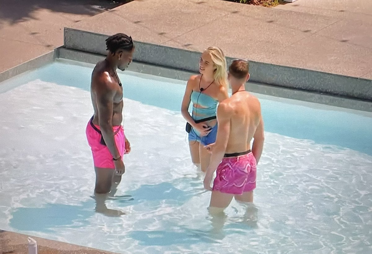 cherrycolaminx's tweet photo. when you force your Sims to swim after selling their pool ladder x #LoveIsland https://t.co/6nyFh7CJ5b