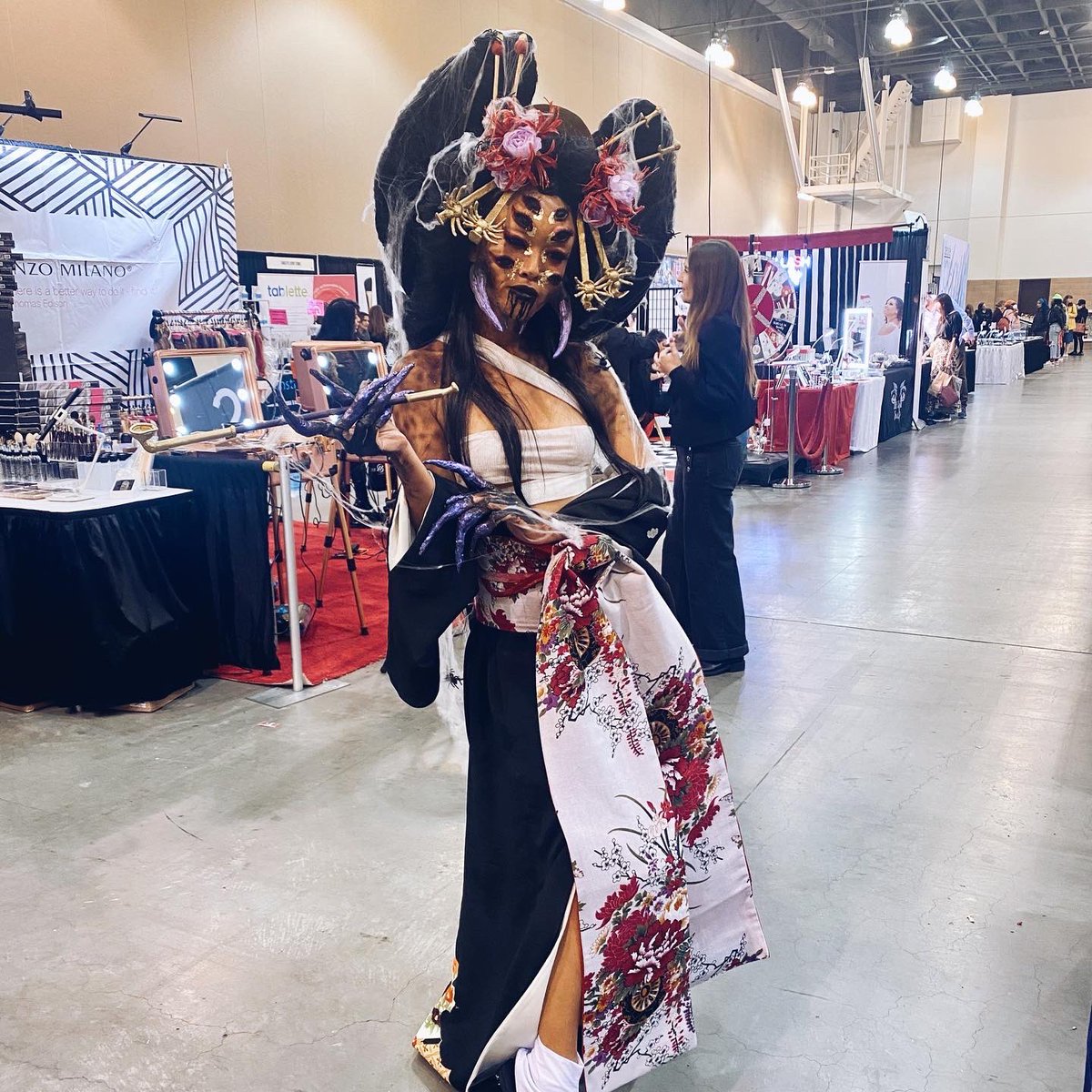 Firstent's tweet image. We had a blast at the International Makeup Artists Trade Show @IMATS this past weekend!💄We were excited to see many First Entertainment CU members, including Oscar and Emmy awarding-winning makeup artist @VeNeill. ✨Thank you to everyone who stopped by our booth!
#IMATS #IMATSLA