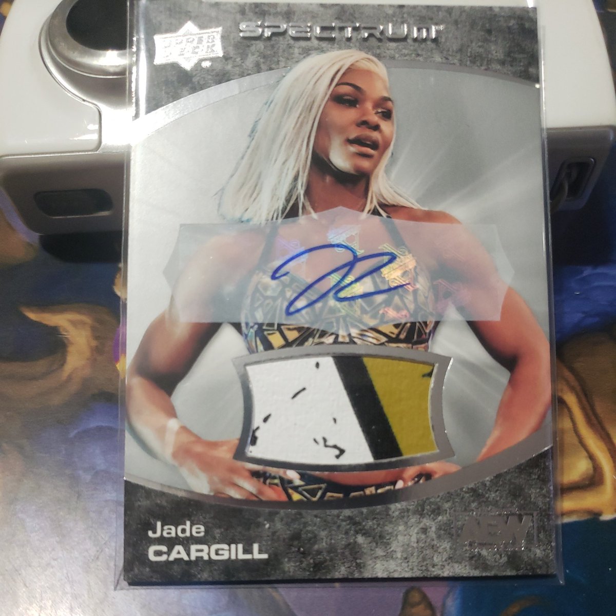 NETreasureHunt's tweet photo. Pulled this #JadeCargill #Autograph #Patch #Card from the #Spectrum box. @UpperDeckSports #UpperDeck numbered #10/20 #AEW #AEWDynamite #AutographCard #PatchCard #MemorabiliaCard #DualCard #AEWSpectrum #AEWUpperDeck #WrestlingCard #Wrestling #SportsCard #UpperDeckSpectrum https://t.co/FYrqXJ9jSE