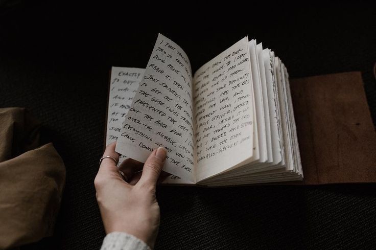 AcademiaDreams's tweet photo. “It is dreadful that one cannot tear out the past by the roots. We cannot tear it out but we can hide the memory of it.”

— Leo Tolstoy, Anna Karenina https://t.co/CfSeyDCMDQ