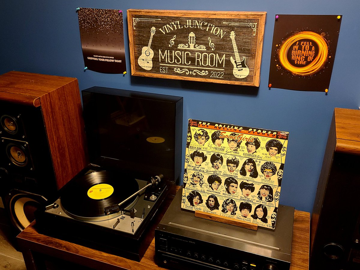 A little after supper Stones... 🤘🎶💿

The Rolling Stones: Some Girls (1978)

#vinyl #vinylcollection #vinylcollector #vinylcollectors #vinylrecord #vinylrecords #record #recordcollection #recordcollector #therollingstones #somegirls #shattered #missyou #classicrock