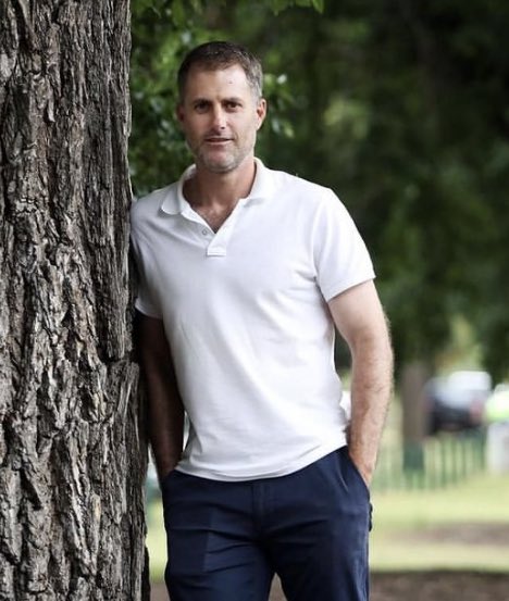 GregDavis006's tweet photo. Can we retrospectively award Australian of the Year to this bloke? https://t.co/QdcgMOOlzv