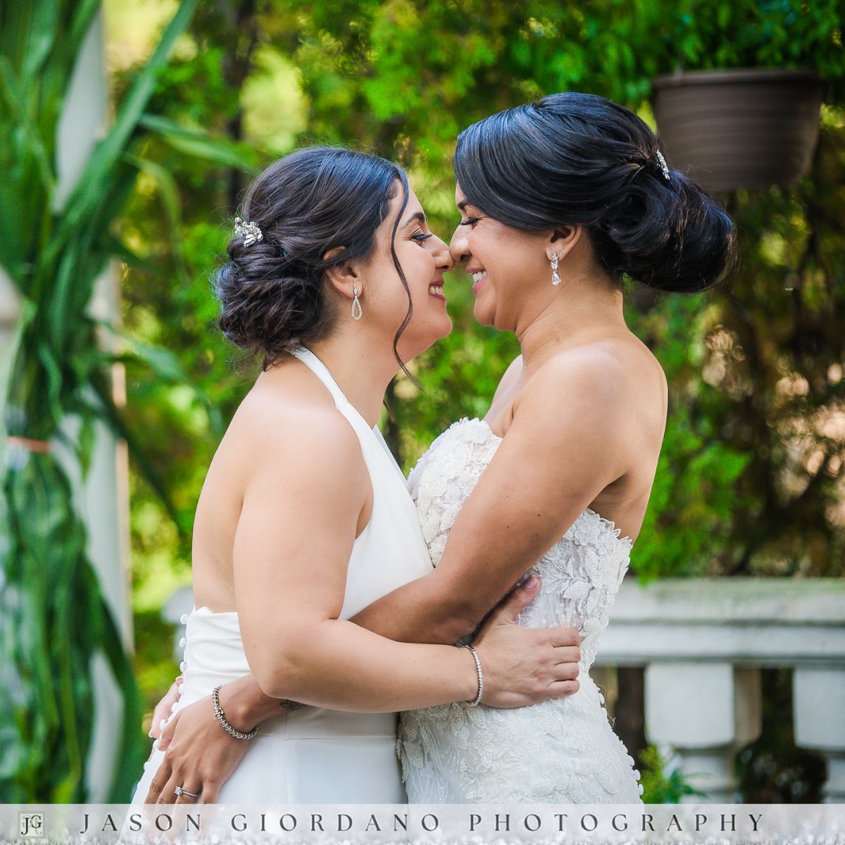 Love is love is love. 

#samesexmarriages #downtheaisle #brideandbride #herecomethebrides #lgbtq #lgbtfriendly #theknotpro #weddingphotographers #creativewedding #bridetrends #theweddingbliss #weddingdayphoto #bestwedding #bridepower #jgiordanophotography   #newjerseyphotographer