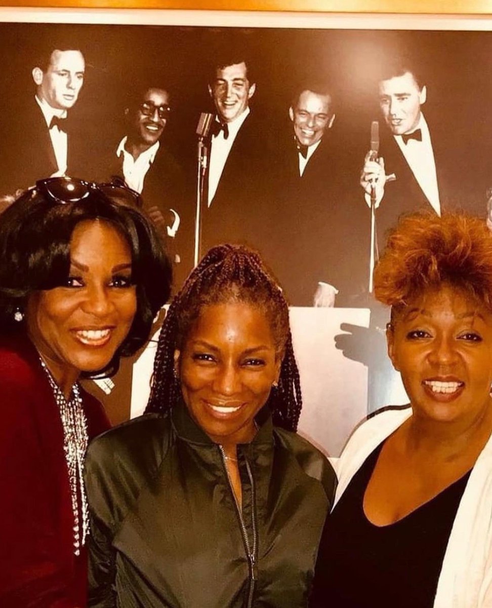 PrettyMill1's tweet photo. Happy Birthday to my sister friend for many years.  Love you to pieces @AngelaWinbush7 💜💜💜 with our sister @IAMANITABAKER #History https://t.co/RNKRRnnCVl