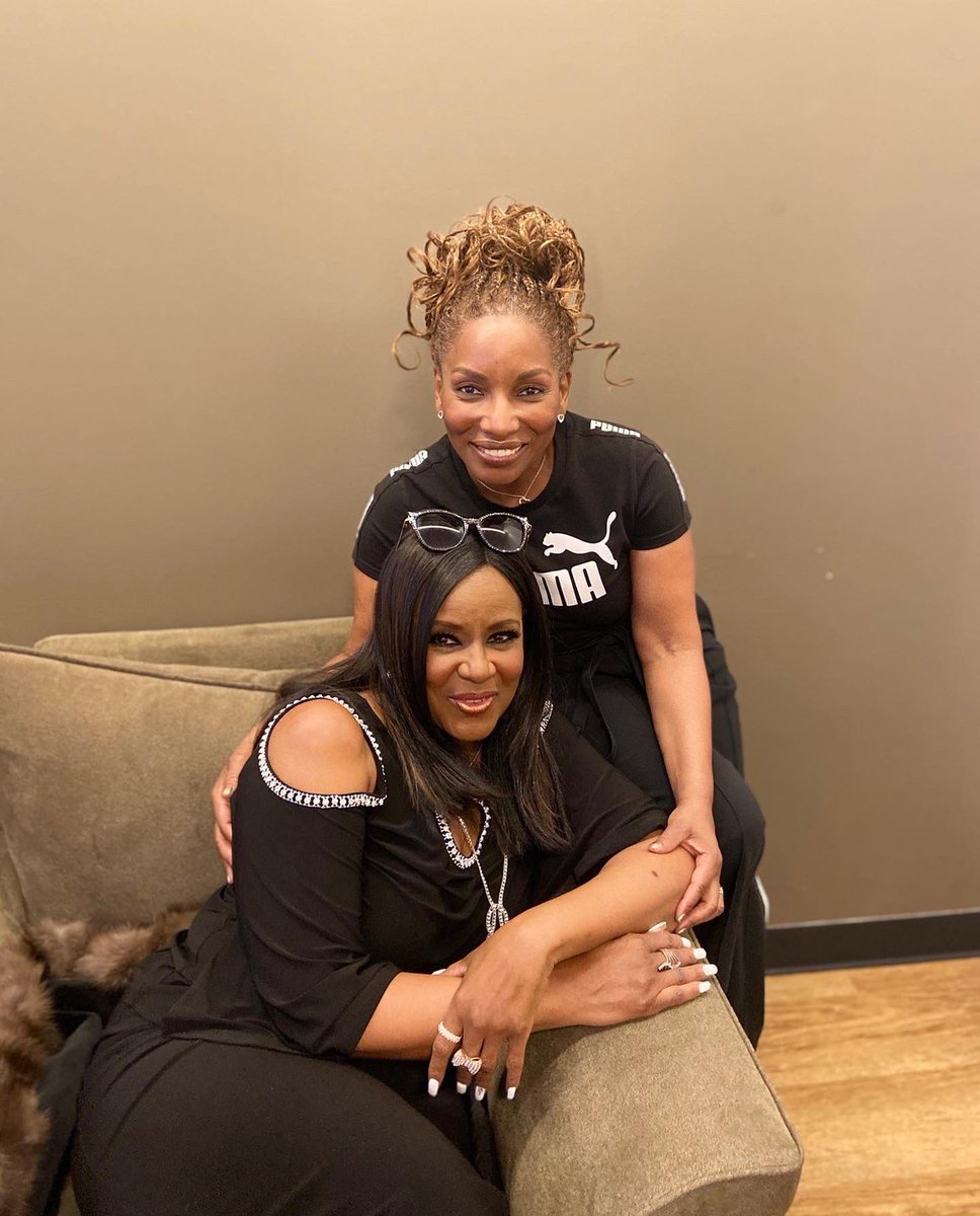 PrettyMill1's tweet photo. Happy Birthday to my sister friend for many years.  Love you to pieces @AngelaWinbush7 💜💜💜 with our sister @IAMANITABAKER #History https://t.co/RNKRRnnCVl