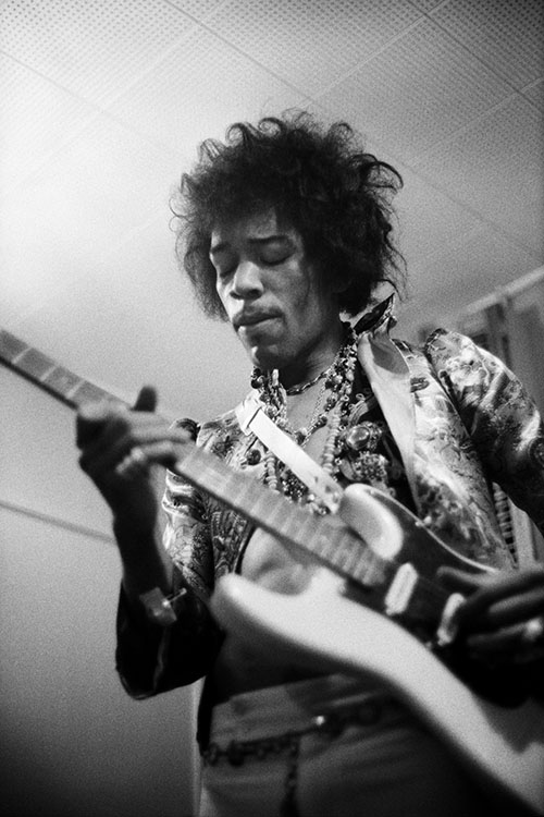 SukursalRock's tweet photo. «Don’t raise me up, I am but a messenger.»

«What I have to say, I say with my guitar.»

Jimi Hendrix

#RockOn https://t.co/3tmDdhN3U9