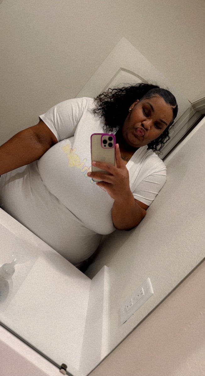 RoyalGams's tweet photo. Past weekend shenanigans. 🤍#babyshowerflow #ootd #kotd #thaplushsizetrucka https://t.co/oFqnwFYDHU