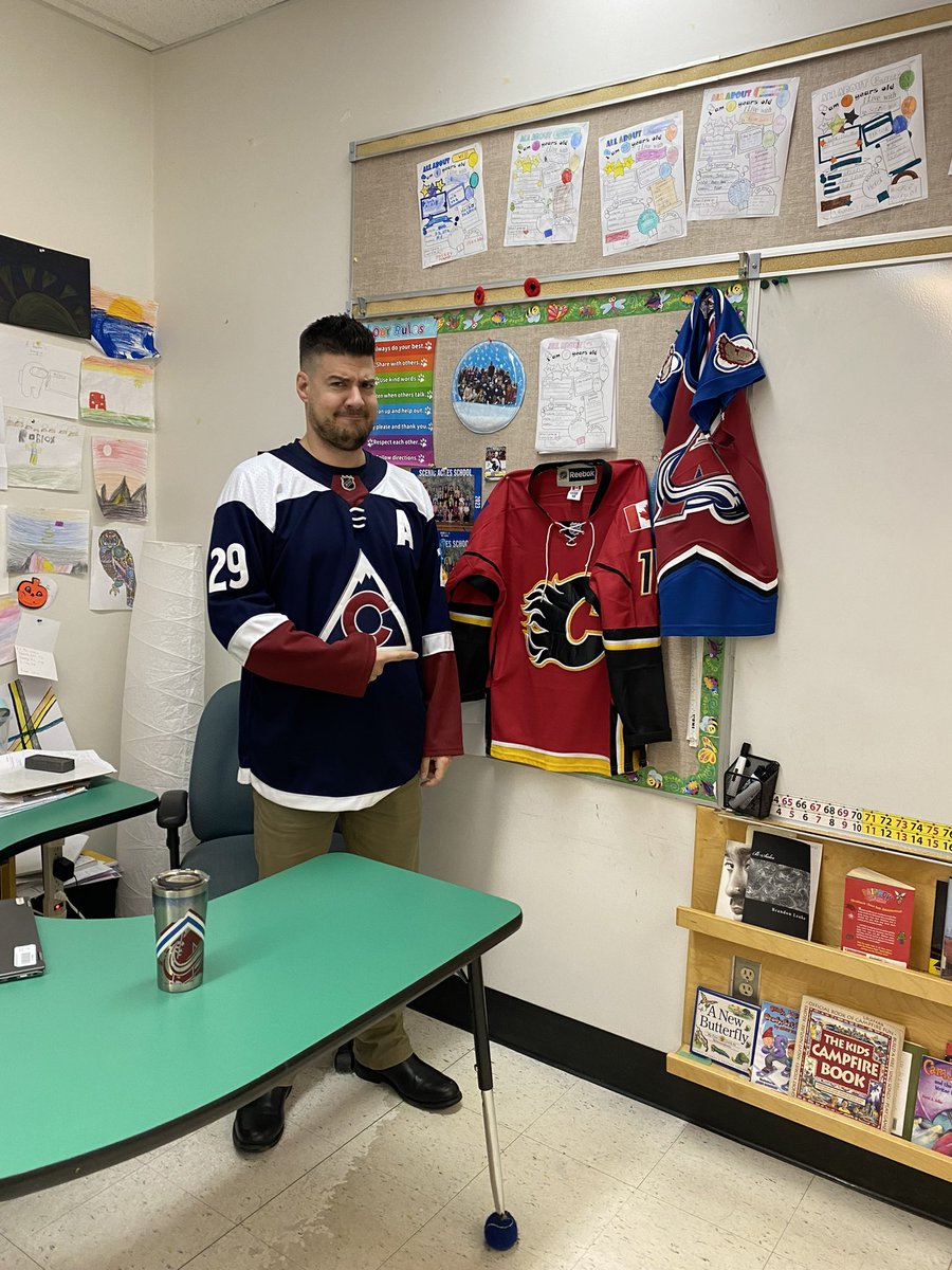 SASCBE's tweet image. The Avalanche are in town and that’s Mr. Clovis’s favourite team🏒🥅 @NHLFlames